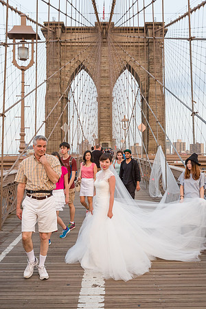 Aisan Bride, Brooklyn Bridge, New York