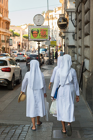 Three Nuns, Rome